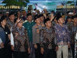 Pelepasan Jamaah Haji Kloter 27: Bupati Pamekasan Ajak Fokus Beribadah dan Kurangi Swafoto