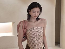 Kim Yoo Jung Tampil Berani dan Elegan, Kejutkan Penggemar Lewat Transformasi Gaya