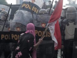 Mengapa DPR dan Polisi di Indonesia Begitu Lucu?