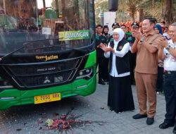 Gubernur Khofifah Resmikan Trans Jatim Koridor VII di Lamongan