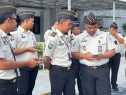 Cegah Judi Online, Kalapas Narkotika Pamekasan Periksa Ponsel Seluruh Pegawai