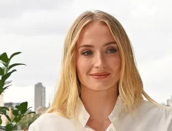 Prime Video Rilis Tampilan Perdana Sophie Turner sebagai Lara Croft