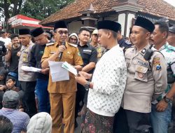 Ribuan Massa FPBM Kepung Kantor Bupati Pamekasan, Tuntut Kebijakan Cukai Berpihak pada Petani Tembakau