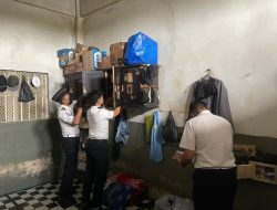 Lapas Narkotika Pamekasan Razia Blok Hunian Bersama TNI, Sita Pisau Modif hingga Kartu Remi