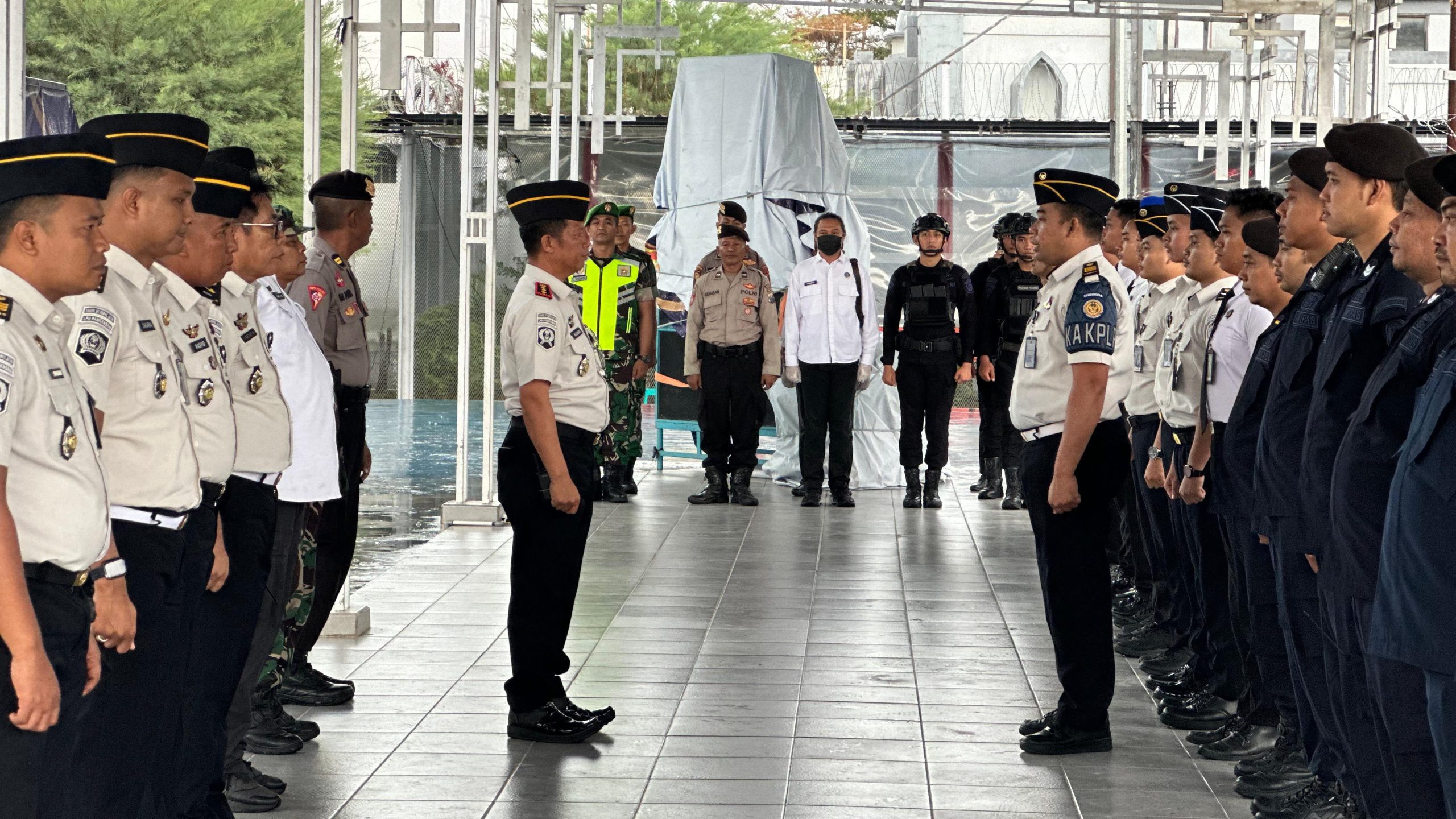 Razia Gabungan di Lapas Narkotika Pamekasan, Ratusan Penghuni Jalani Tes Urine dengan Hasil Negatif