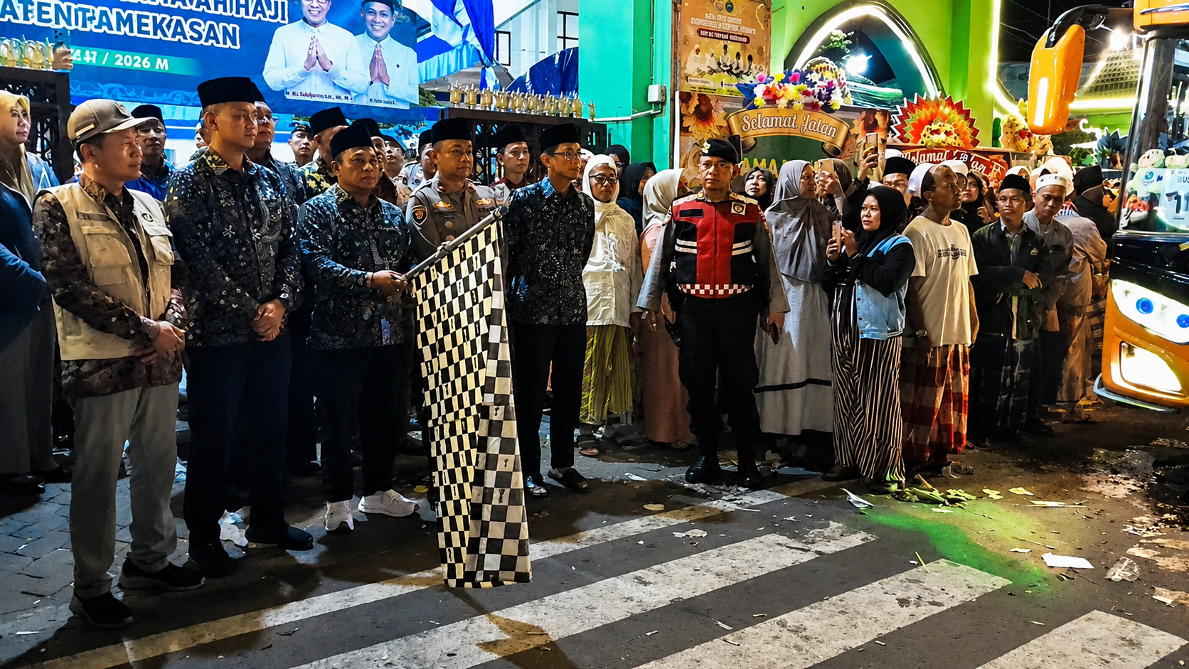 Wabup Pamekasan Lepas 309 Calon Jemaah Haji Kloter 73, Titip Doa untuk Kesejahteraan Daerah