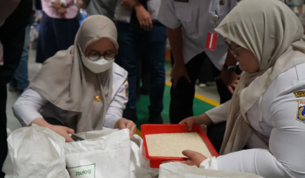 Bulog DKI-Banten Pastikan Kualitas Beras Bantuan Pangan Tahap II Jelang Penyaluran Agustus