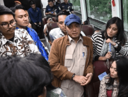 Mensesneg: Pemerintah Fokus Bekerja untuk Masyarakat, Bukan Mengejar Hasil Survei