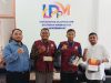 LPPM UIN Sultanah Nahrasiyah Salurkan Buku Karya Dosen untuk Perpustakaan Gampong Ude
