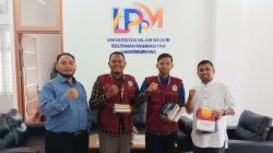 LPPM UIN Sultanah Nahrasiyah Salurkan Buku Karya Dosen untuk Perpustakaan Gampong Ude