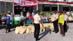 Sambut HUT ke-81 RI, Lapas Narkotika Pamekasan Bagikan 125 Paket Beras ke Tukang Becak