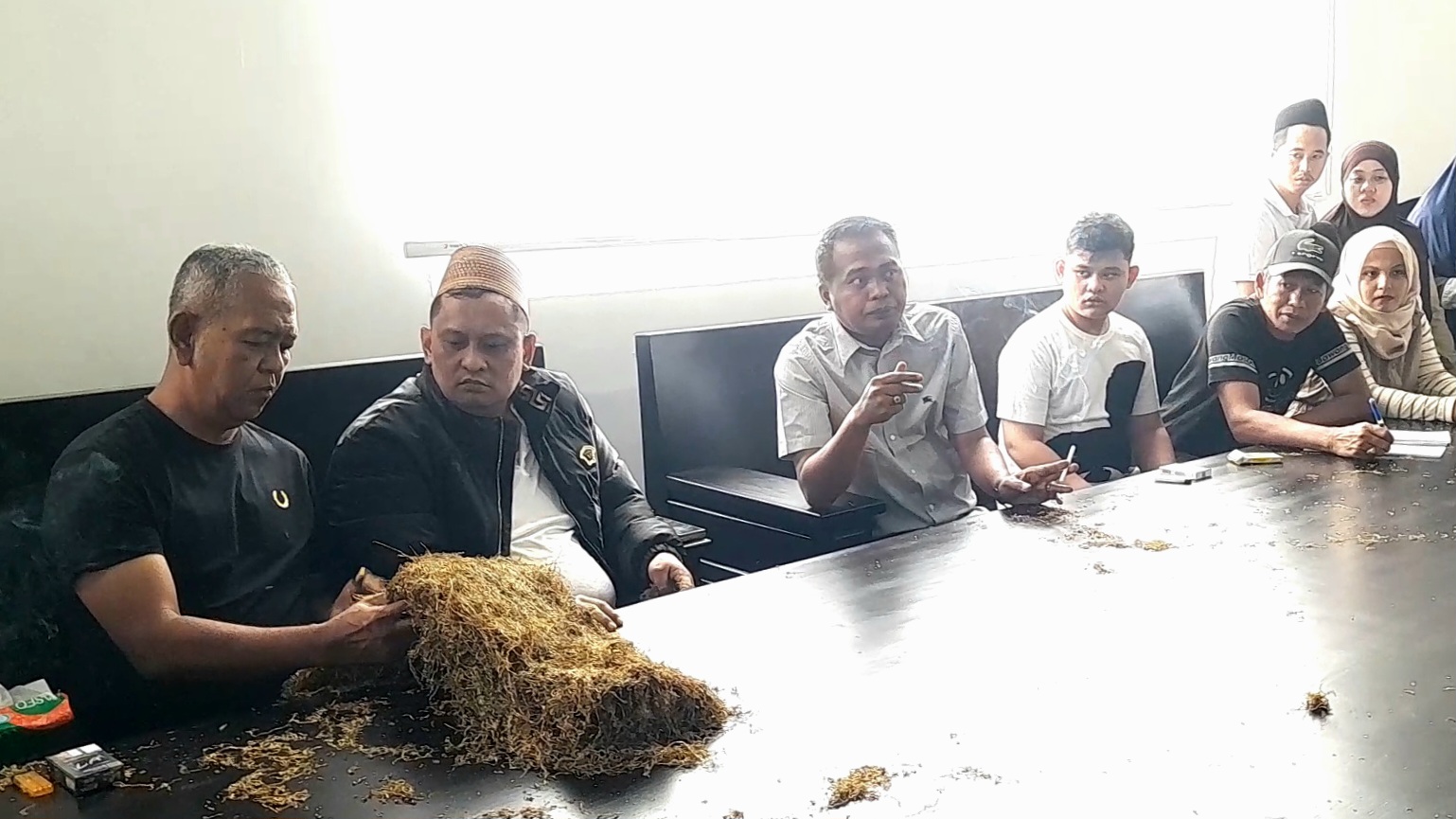Tembakau Madura Mulai Dibeli, PT Bawang Mas Group Patok Harga hingga Rp75 Ribu per Kg