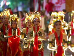 Dari Barong Osing hingga Kebo-Keboan, Budaya Banyuwangi Bersinar di Pawai Lampion
