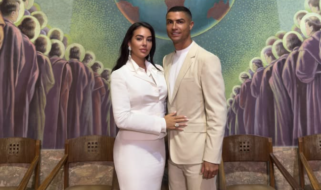 Usai Menikah dengan Ronaldo, Georgina Rodriguez Disebut Adopsi Tiga Anak Sang Bintang
