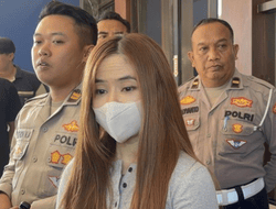 Pengemudi Outlander Tabrak Dua Kendaraan hingga Tewaskan Warga Surabaya Minta Maaf