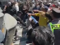 Massa PSHT Bentrok dengan Polisi di Madiun, Berawal saat Hendak Menuju Padepokan