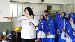 Tanamkan Kesadaran Hukum Sejak Dini, 64 Siswa SMPIT Al-Irsyad Kunjungi Lapas Narkotika Pamekasan