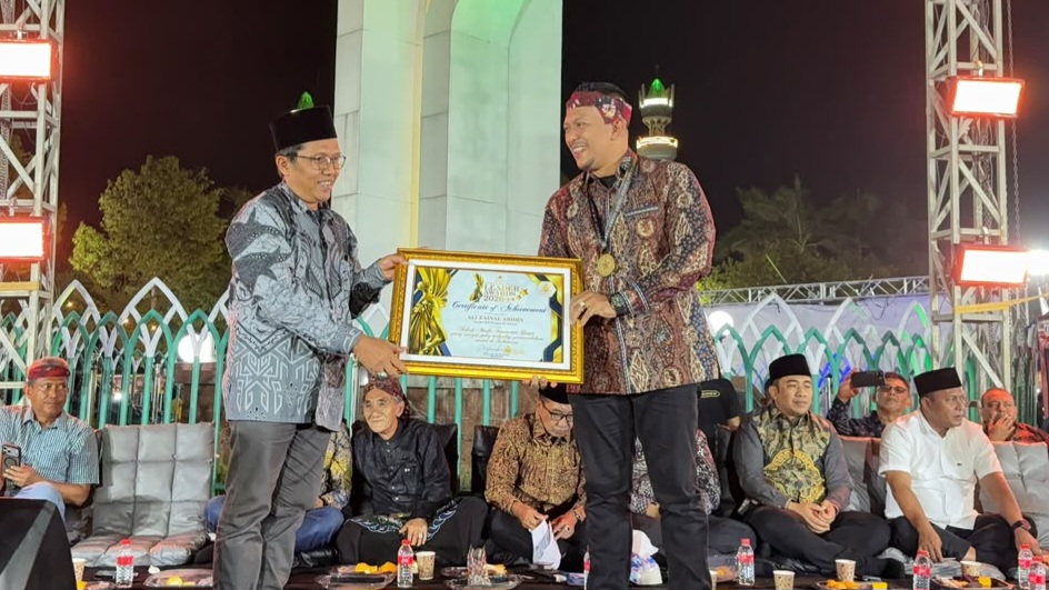 Ali Zainal Abidin Raih Influential Leader Awards 2026, Penghargaan Diserahkan dalam Sarasehan Budaya Madura
